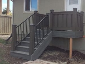 Trex Transcend Deck with Woodland Brown Trex Seclusions Fencing as Privacy Railing