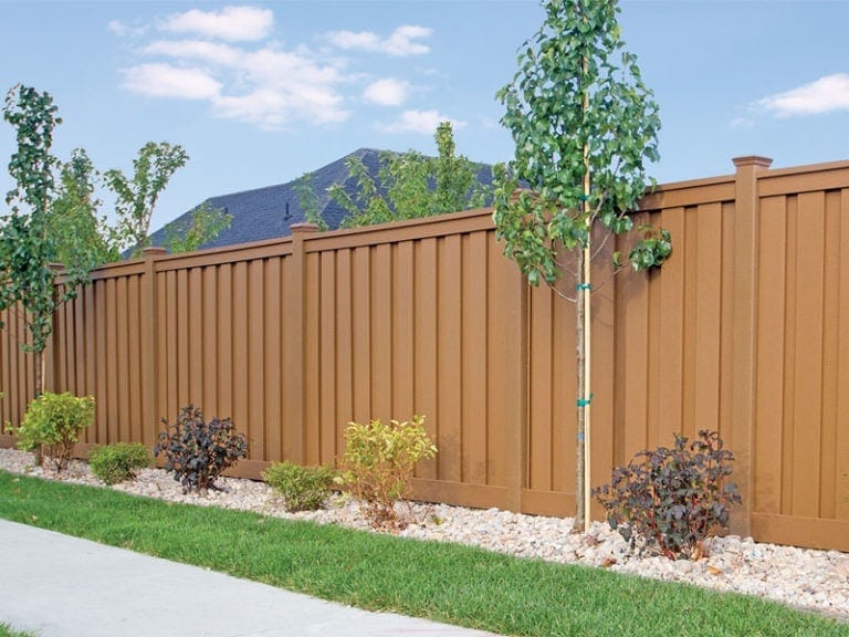 Trex-Seclusions-Saddle-Perimeter-Fencing-768x576 | Trex Fencing FDS