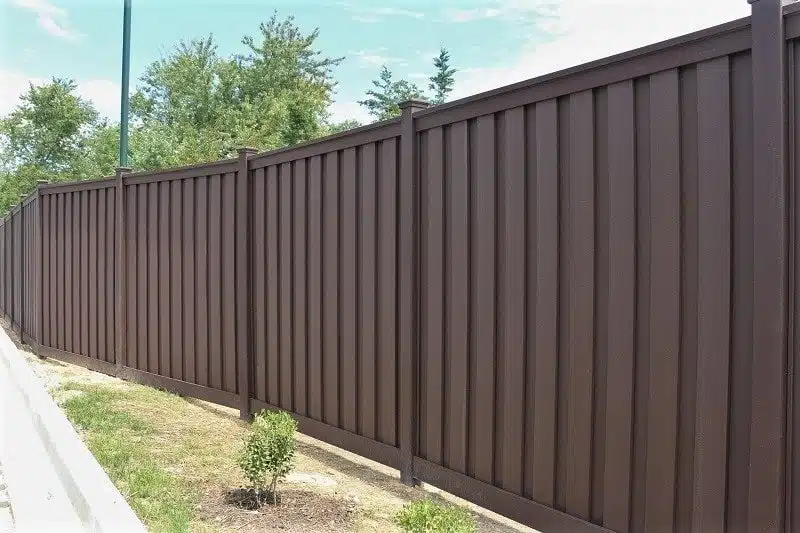 A view of a Trex Fence using angle adaptors to shift the fence line