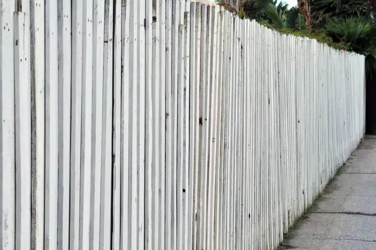 6 Reasons Composite Wood Fence Is Better than Wood 4