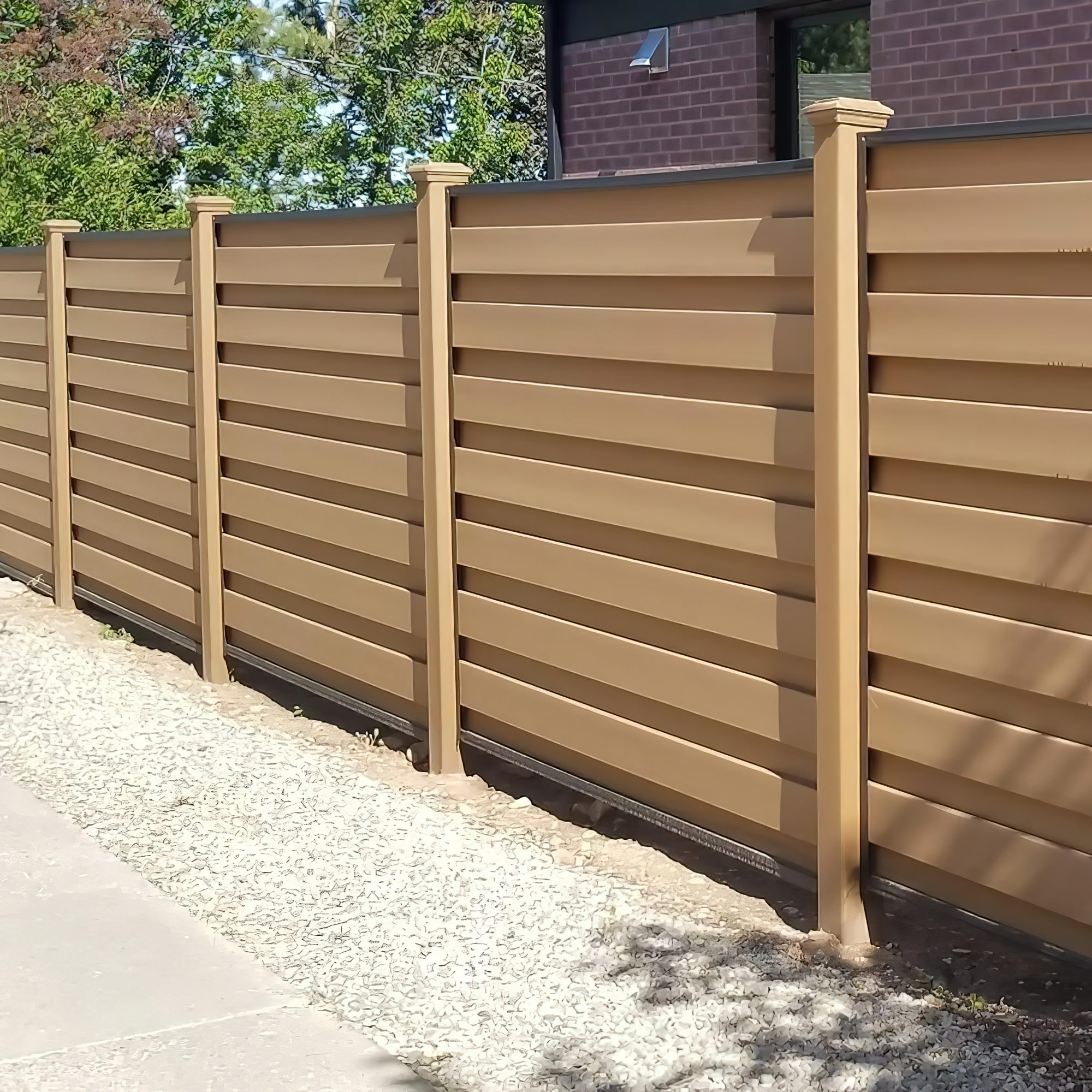 Horizontal Trex Fencing. Horizons by FDS.