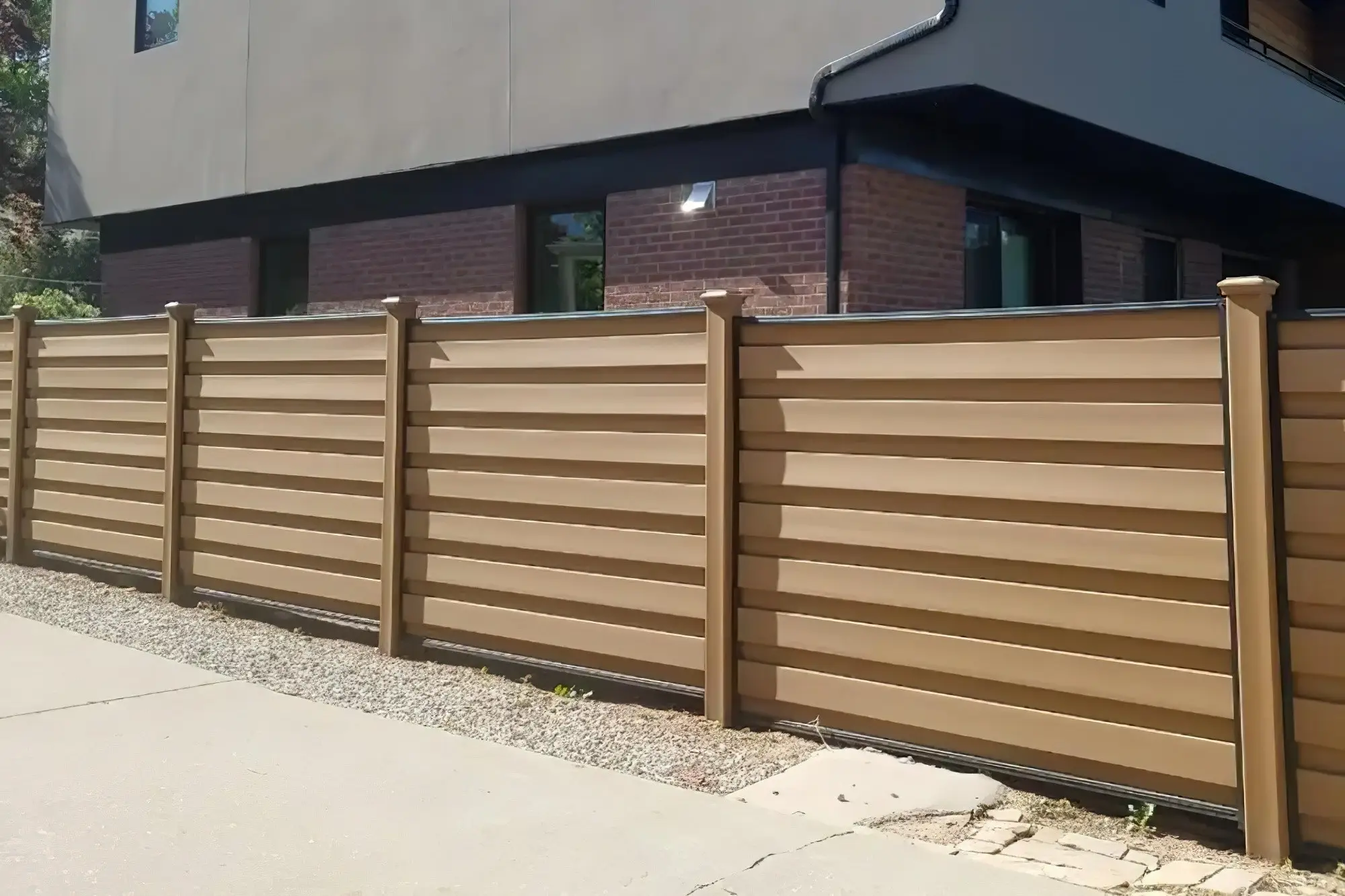 Trex Fencing with Horizons Horizontal Fence System